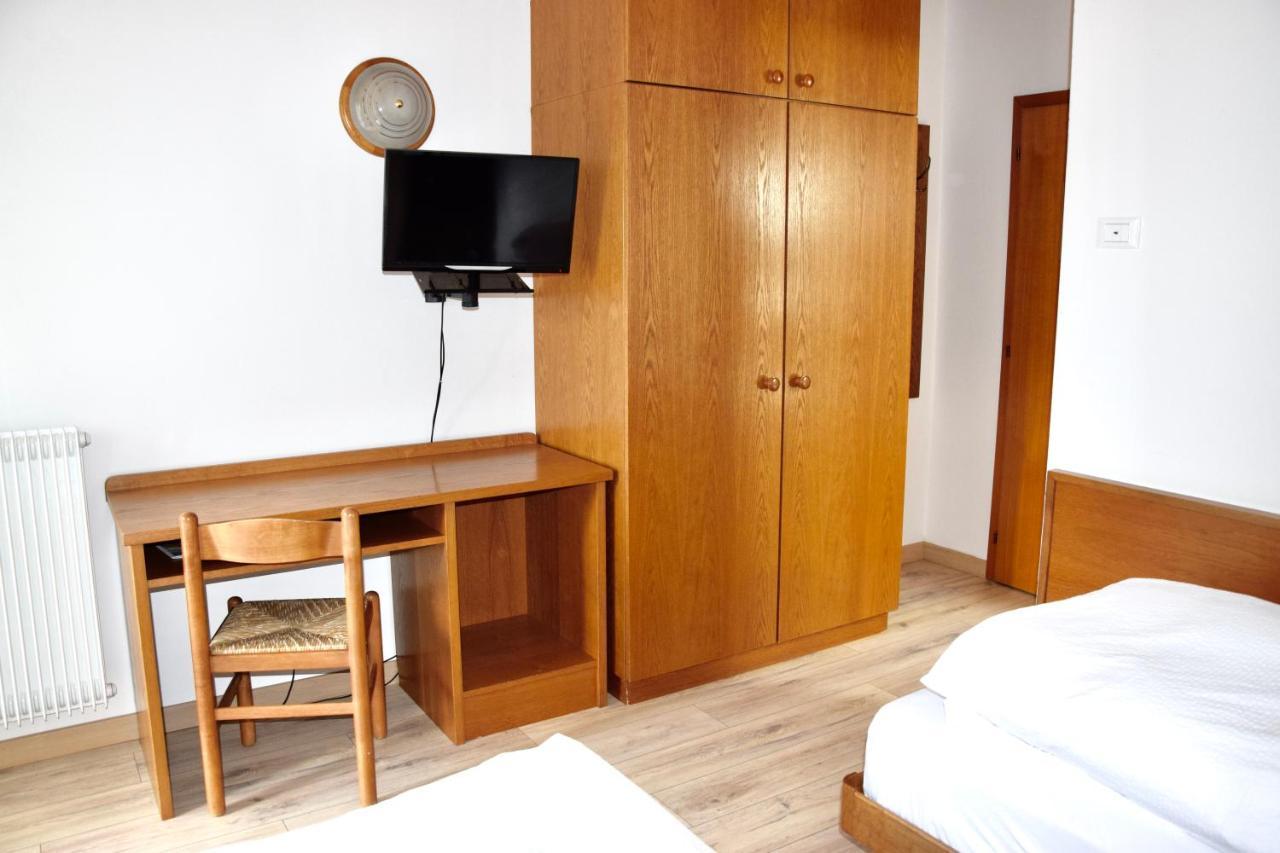 Hotel Ferrari Pinzolo Exteriör bild