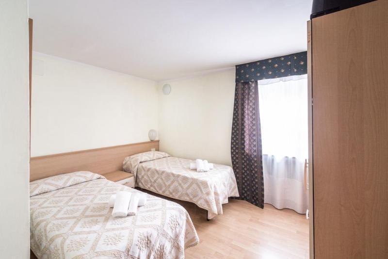 Hotel Ferrari Pinzolo Exteriör bild