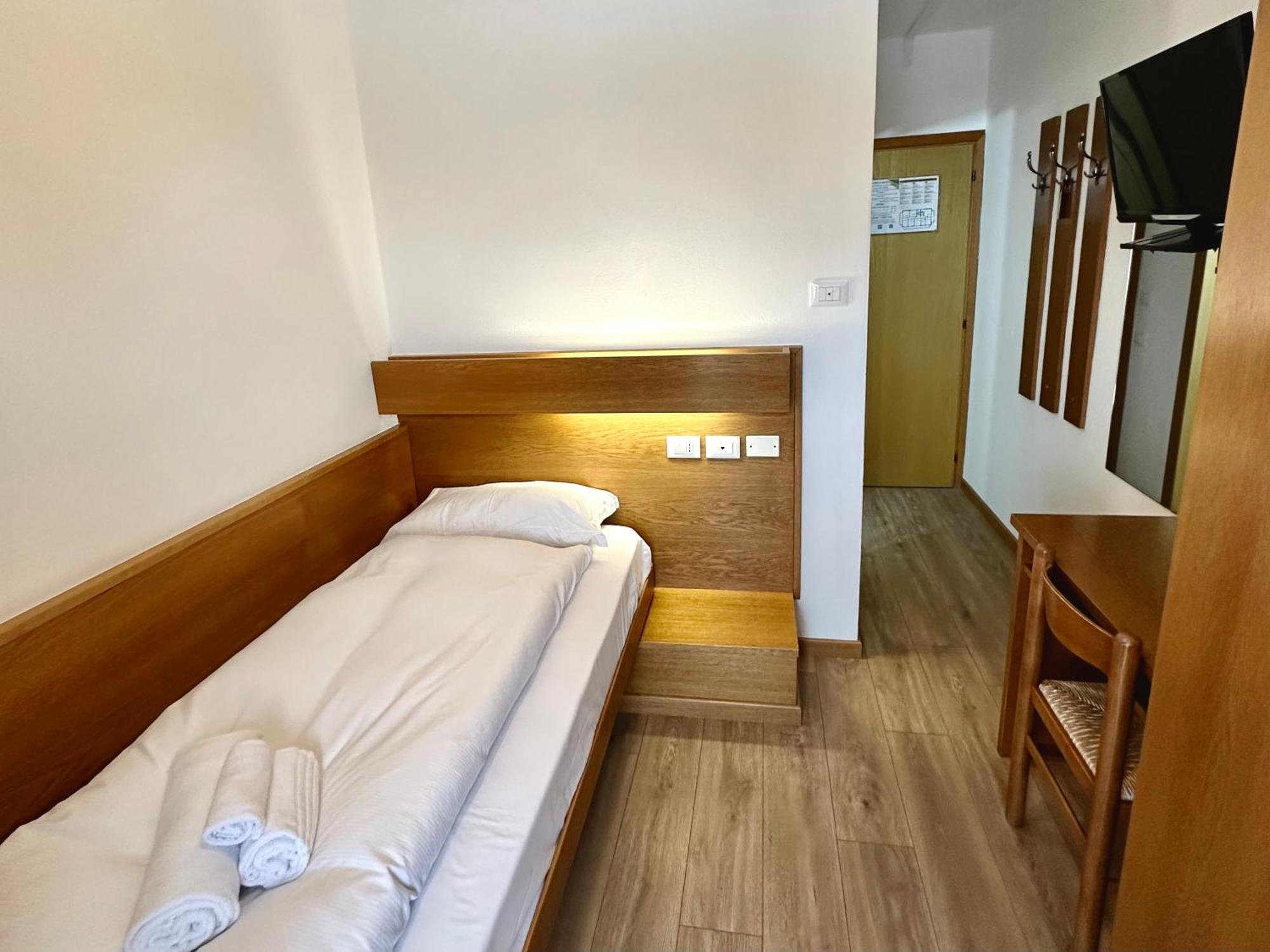 Hotel Ferrari Pinzolo Exteriör bild
